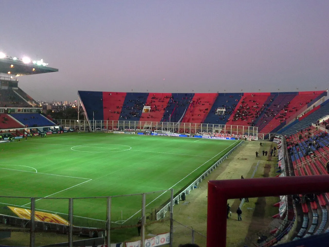 سان لورينسو دي ألماغرو: نادي الكاهن الذي أنقذ الصبية من الشارع، وبطل أمريكا 2014
