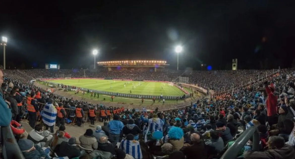 مباراة الأرجنتين وأوروغواي في تصفيات كأس العالم 2018 على ملعب مالفيناس أرخنتيناس، سبتمبر 2016.