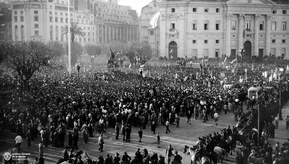 ساحة مايو في 17 تشرين الأول/أكتوبر 1945: اليوم الذي وُلدت فيه البيرونيّة