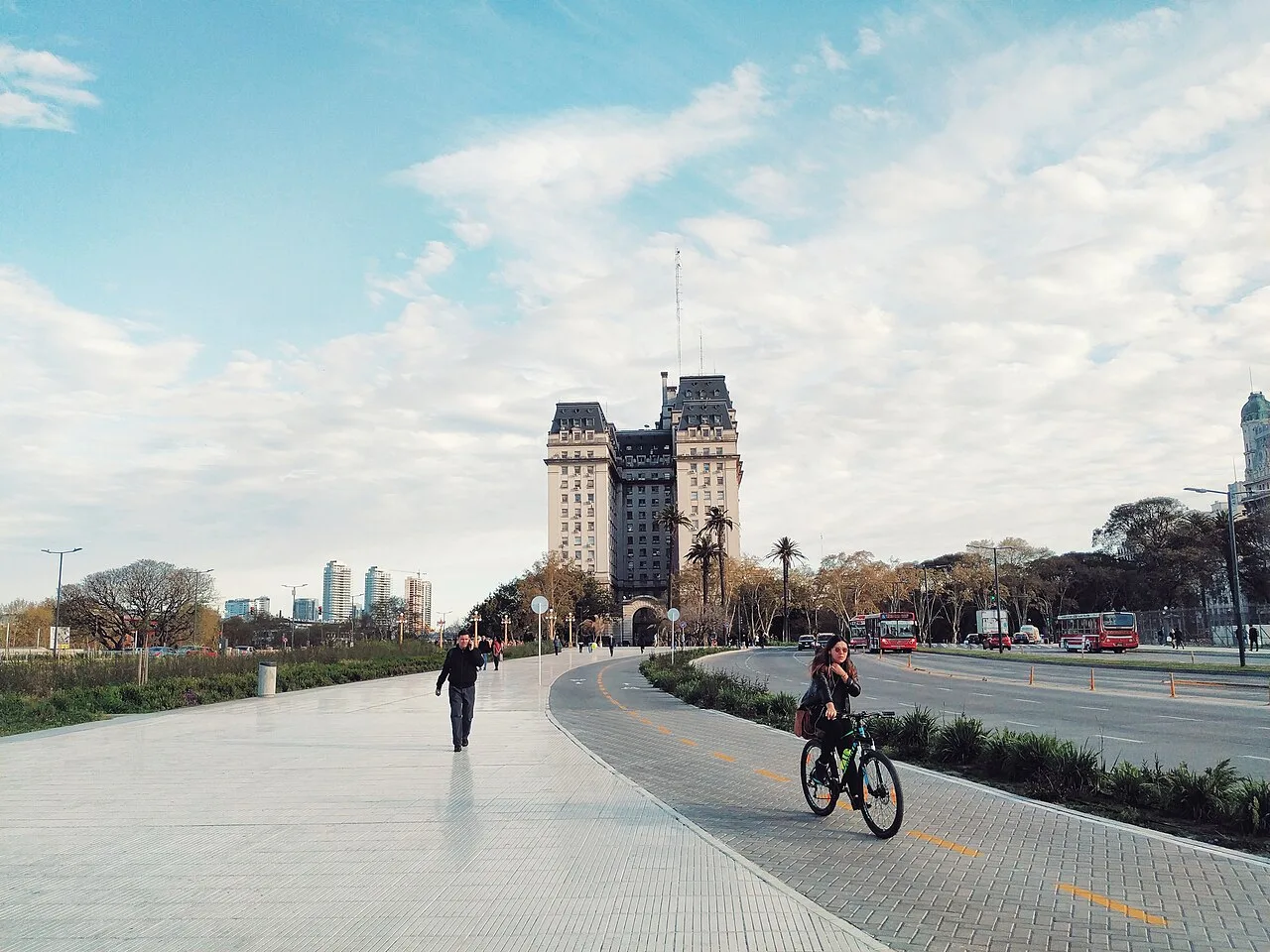 حديقة إل باخو: ممرّ أخضر بين كاسا روسادا وبويرتو ماديرو وُلد مع الطريق السريع الجديد