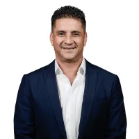 خيراردو غونساليس، رئيس فرع الحزب في فورموسا، الذي انتُخب نائبًا وطنيًا عام 2023