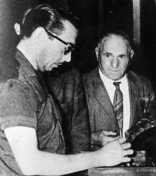 أندريس فراميني يدلي بصوته في انتخابات 1962